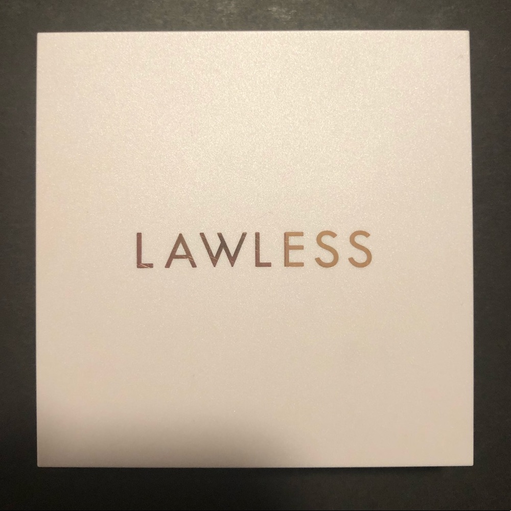 LAWLESS VELVET MATTE BRONZER
